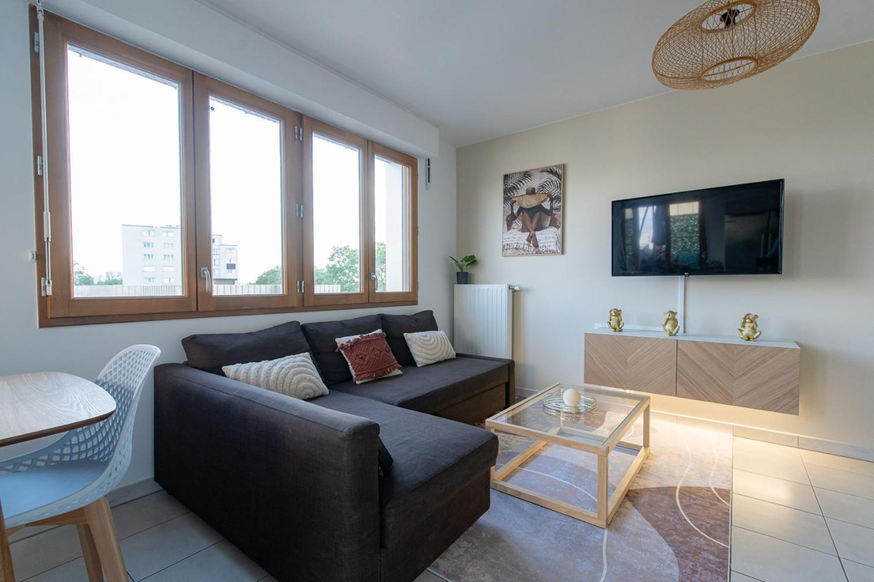 Apartment Le Petit Sesame Cosy Stade De France Jacuzzi Wifi Terrasse Parking Saint-Denis (Seine-Saint-Denis)